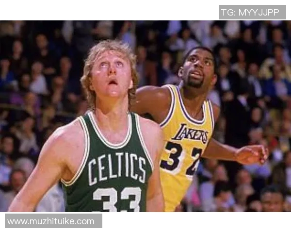 NBA总决赛经典时刻回顾：那些震撼历史的瞬间与传奇对决